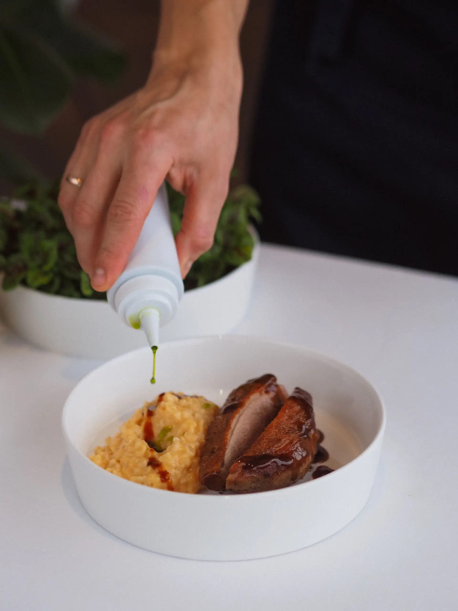 Chef CalquoriangrandLodge pri pripravi vrhunske slovenske jedi